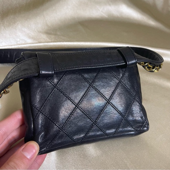 💕SOLD💕Chanel black quilted leather vintage belt bag bum bag - Picture 8 of 16